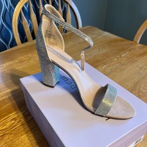 NIB Women's Beella Ankle Strap Sandal- Blush Rhinestone